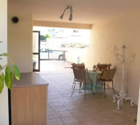 Ideal Family Bungalow, Private Pool, Sleeps 8 Oroklini