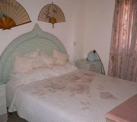 Ideal Family Bungalow, Private Pool, Sleeps 8 * בורוקליני
